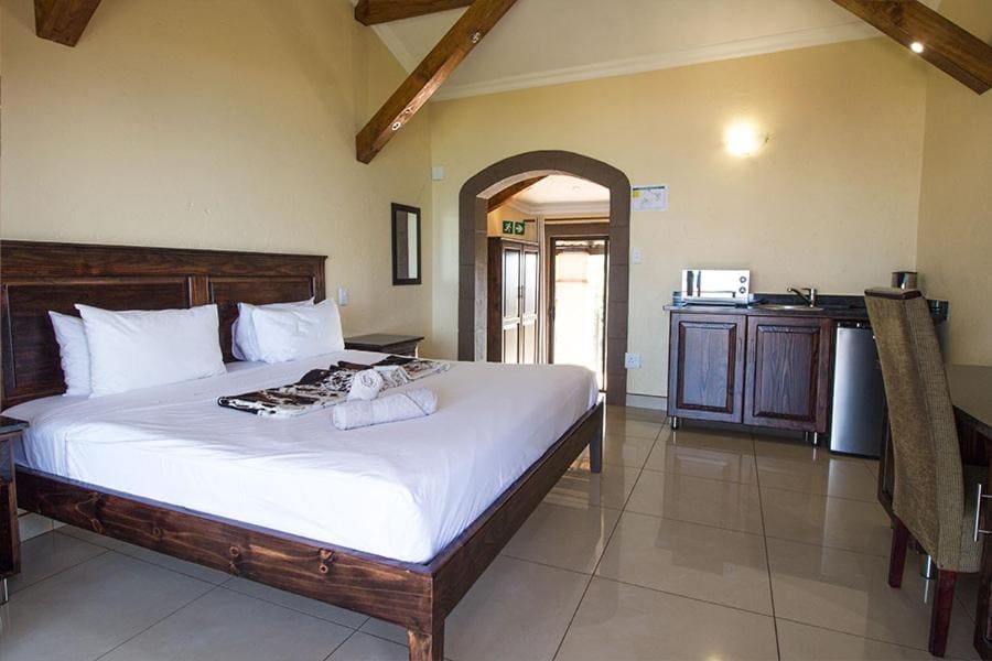 Deluxe Double Room with Balcony and Sea View room - Image 3