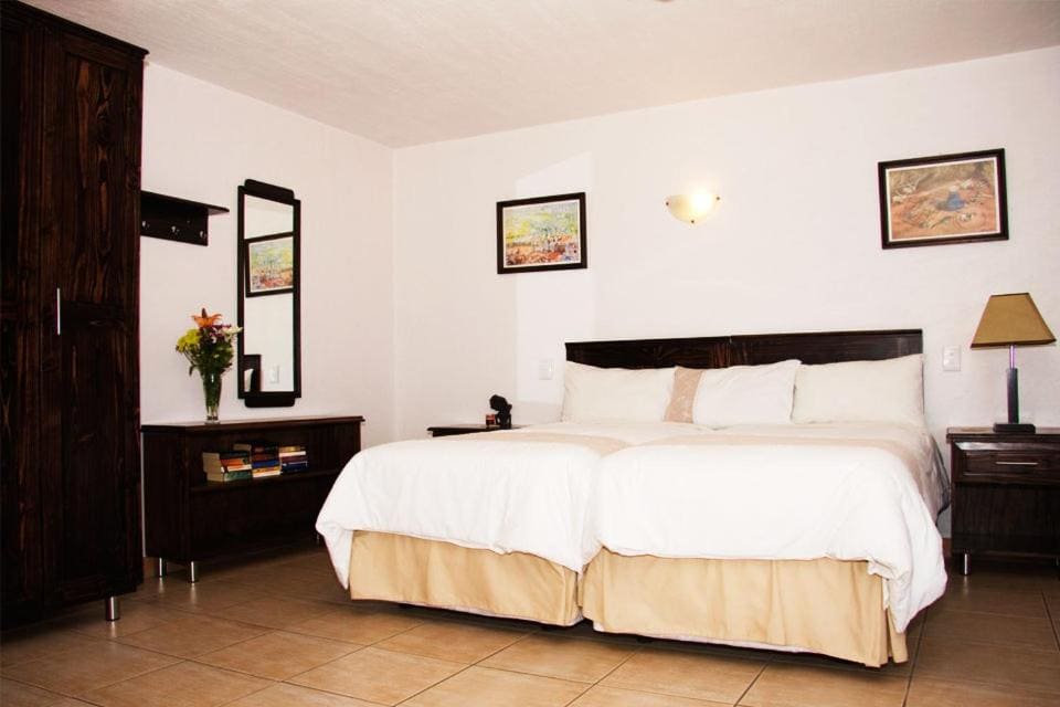Deluxe Double or Twin Room with Sea View room - Image 1