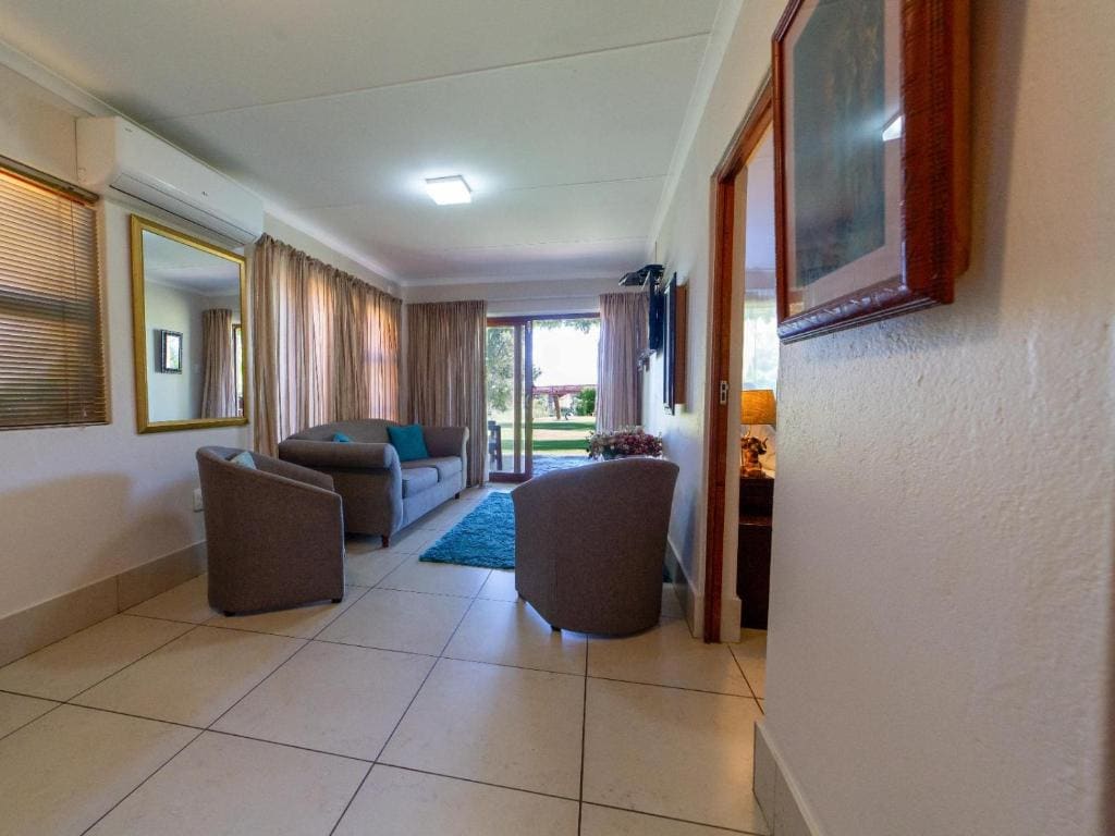 Luxury Cottage room - Image 3
