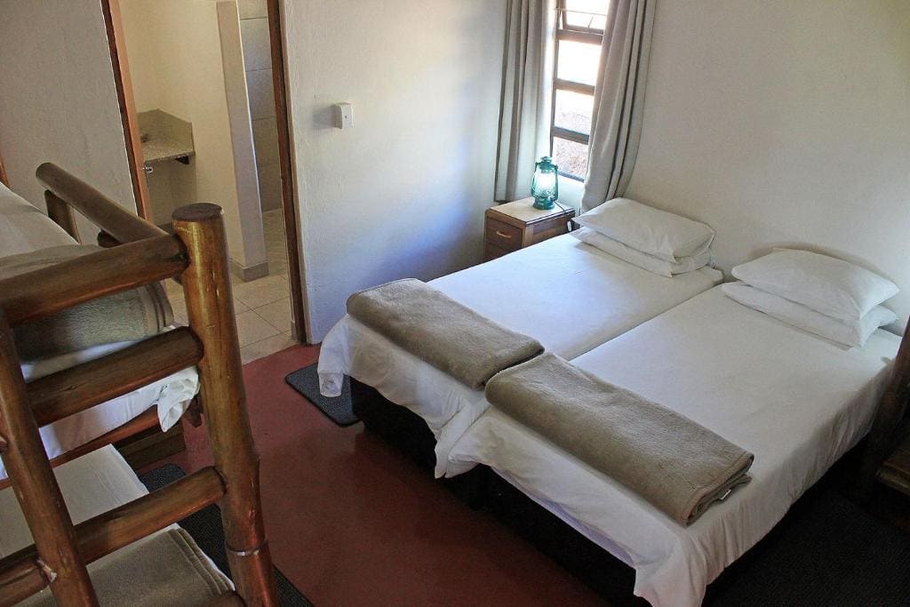 Bungalow room - Image 2