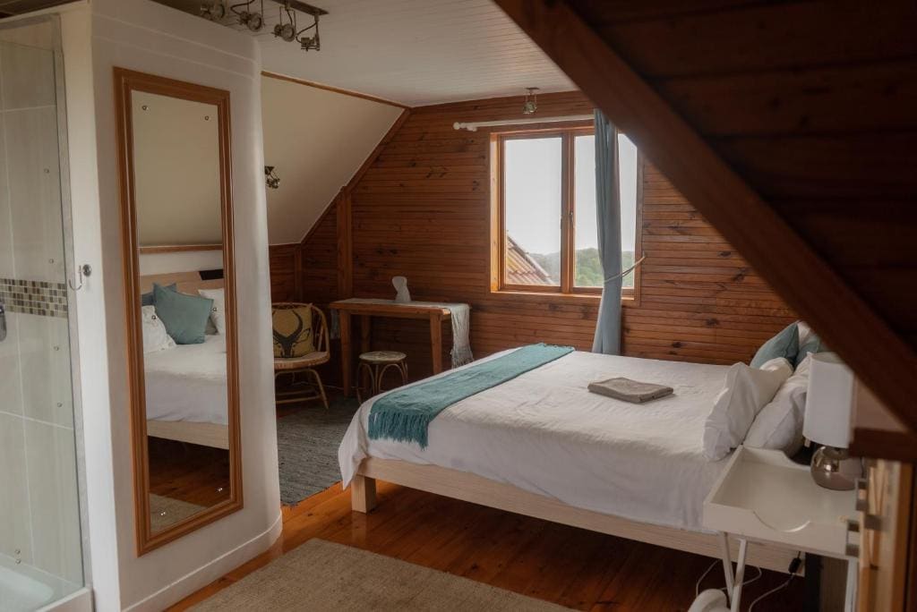 Deluxe Double Room with Sea View room - Image 1