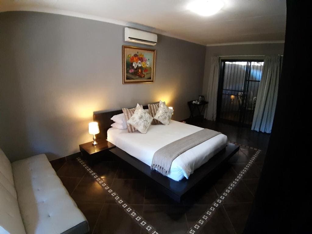 Family Room room - Image 1