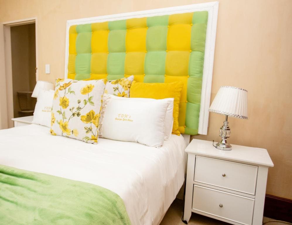 Deluxe Queen Room room - Image 2