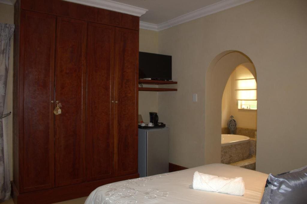 Standard King Room room - Image 2