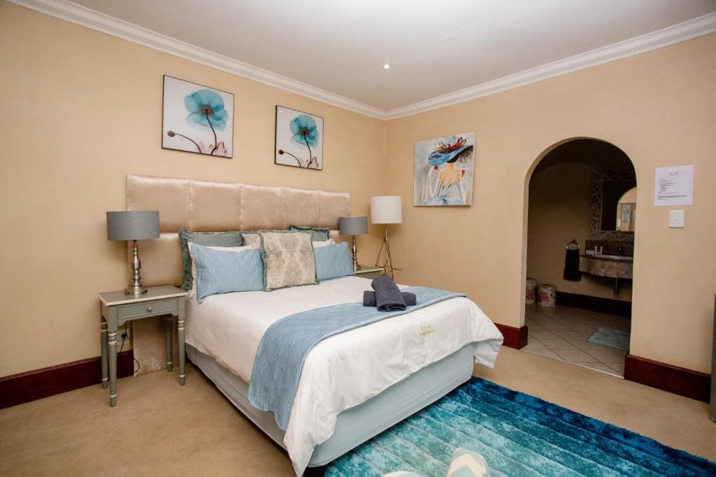 Comfort Queen Room room - Image 1
