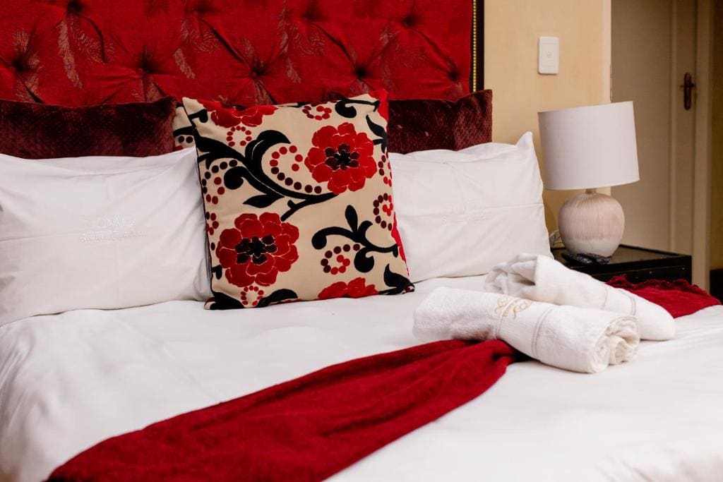 Classic Queen Room room - Image 3