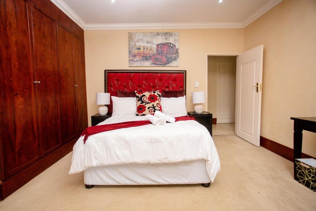 Classic Queen Room room - Image 2