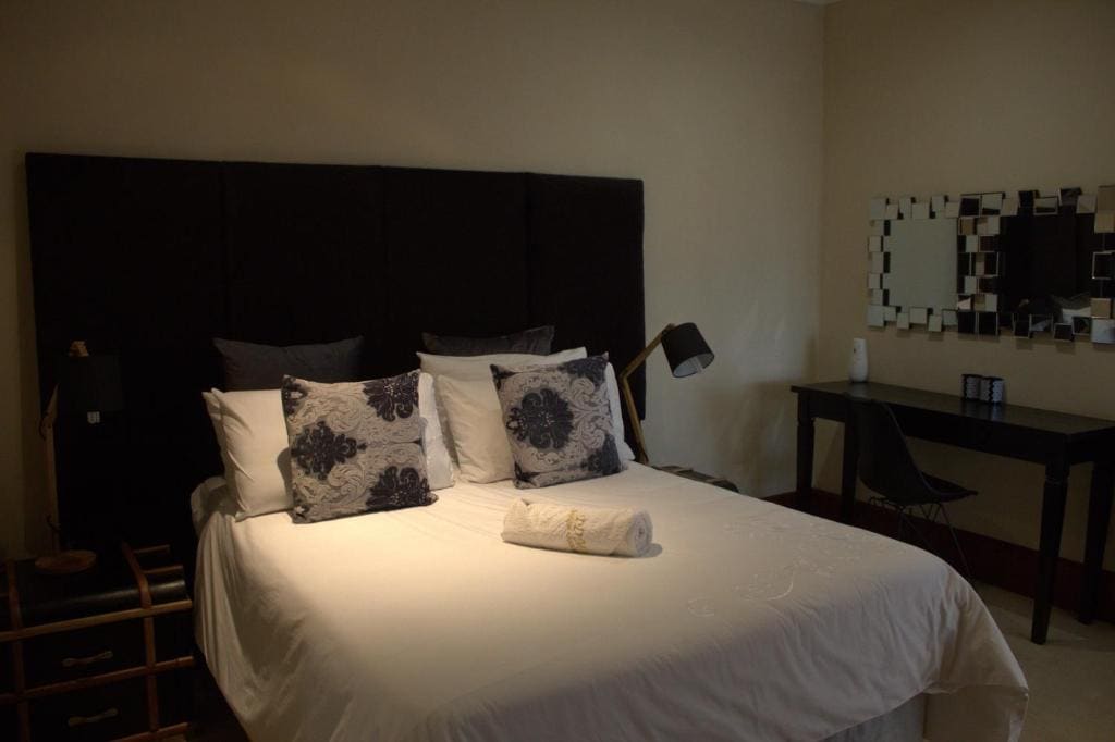 Standard King Room room - Image 3