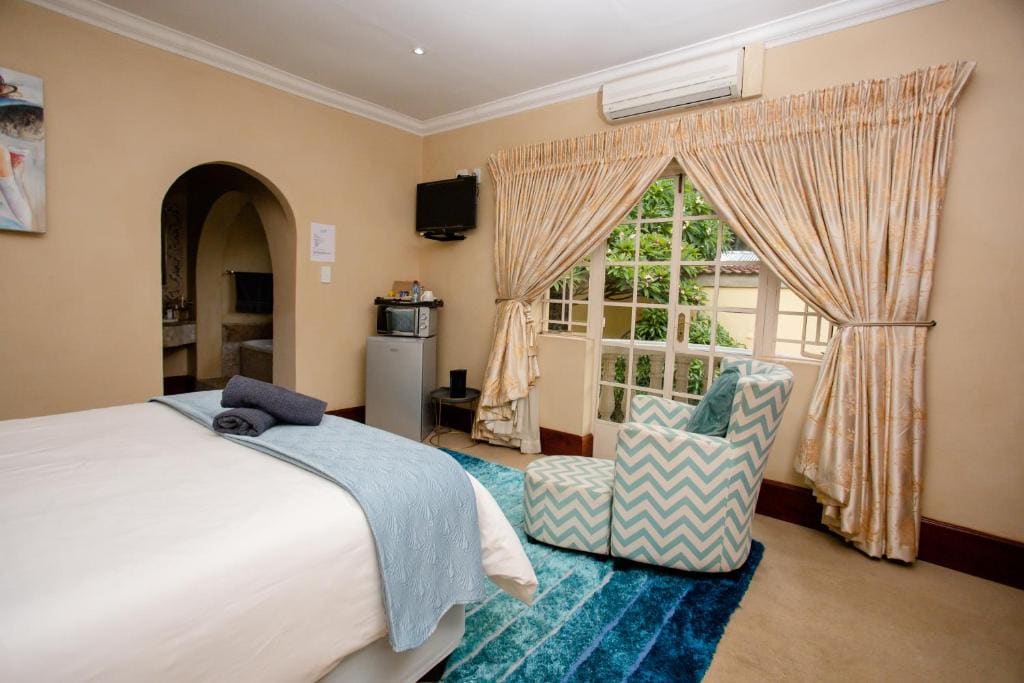 Comfort Queen Room room - Image 3