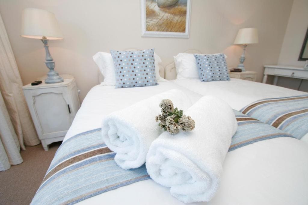 Luxury King or Twin Room with Sea View room - Image 3