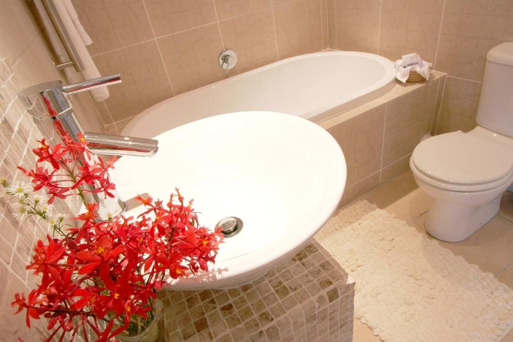 Luxury Queen Room with Sea View room - Image 2