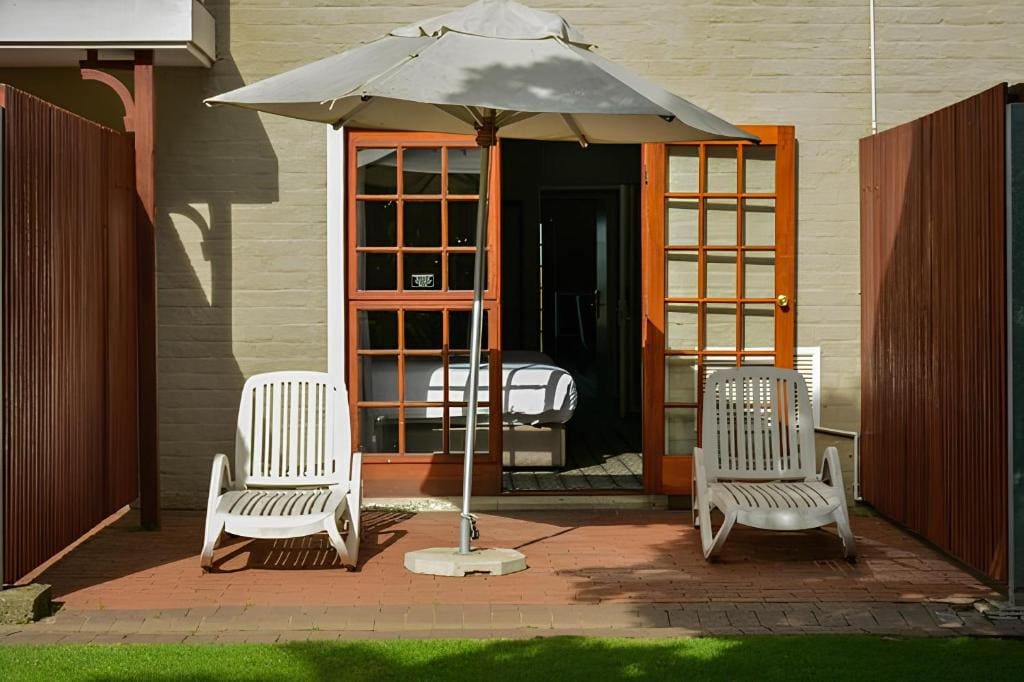 Superior Double or Twin Room with Pool View room - Image 2