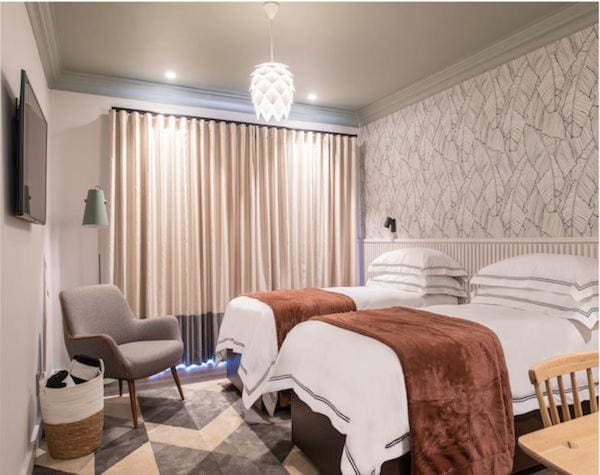 Deluxe Suite room - Image 3