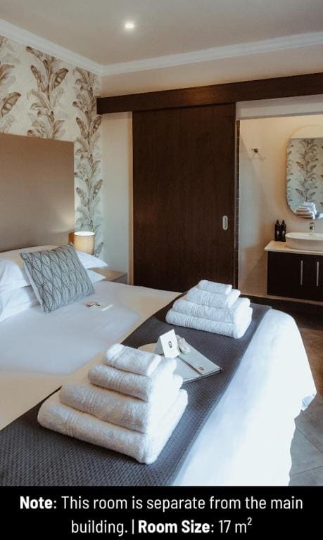 Standard Double Room room - Image 3