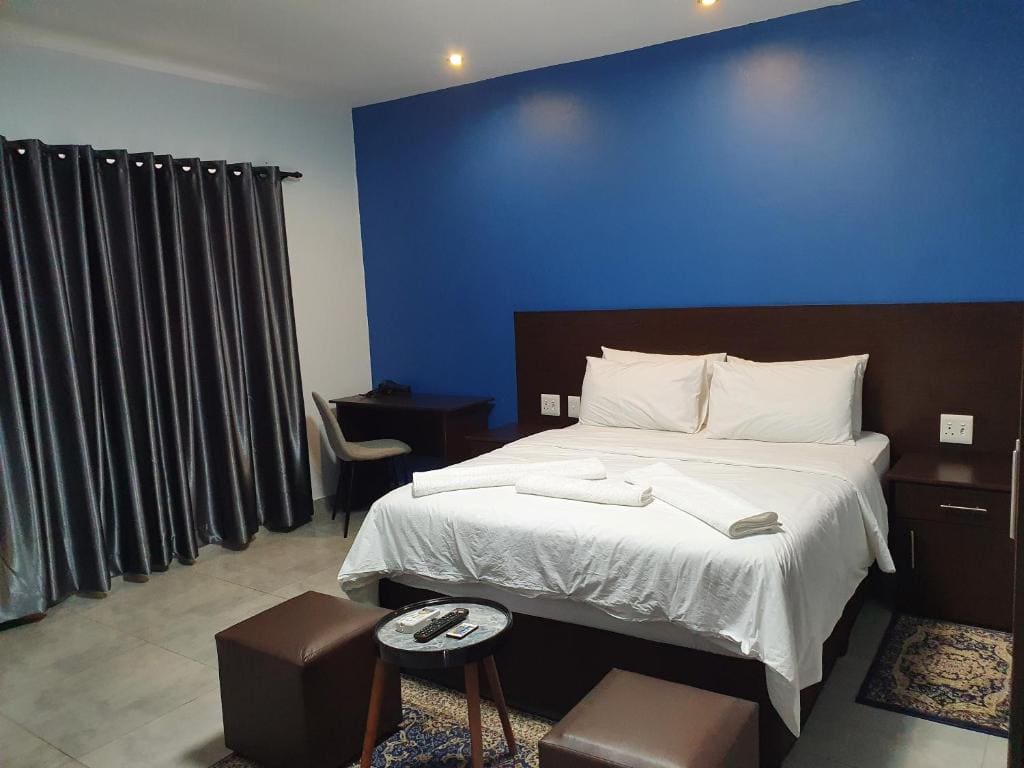 Queen Room room - Image 2
