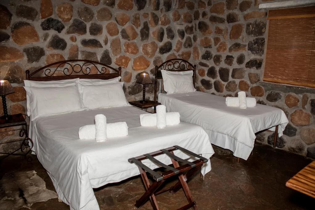 Stone Family Cottage room - Image 2