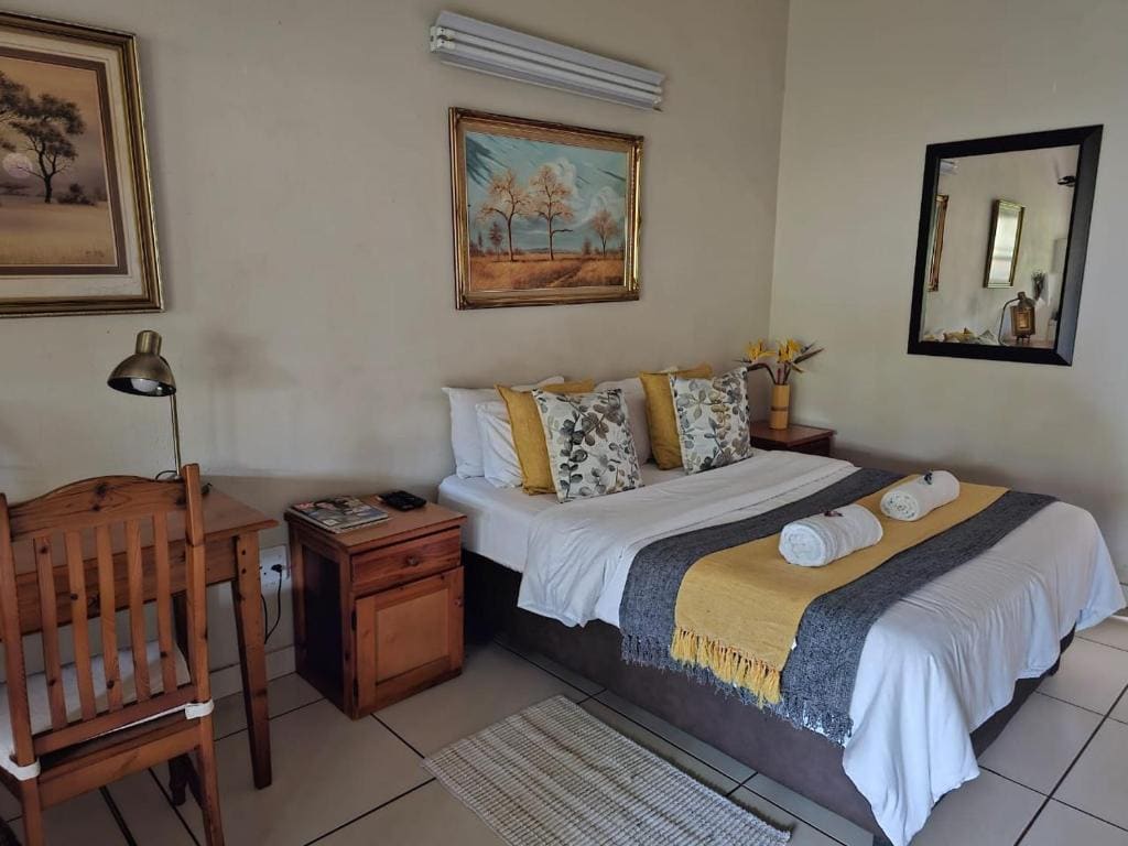 Deluxe Double Room with Bath room - Image 3