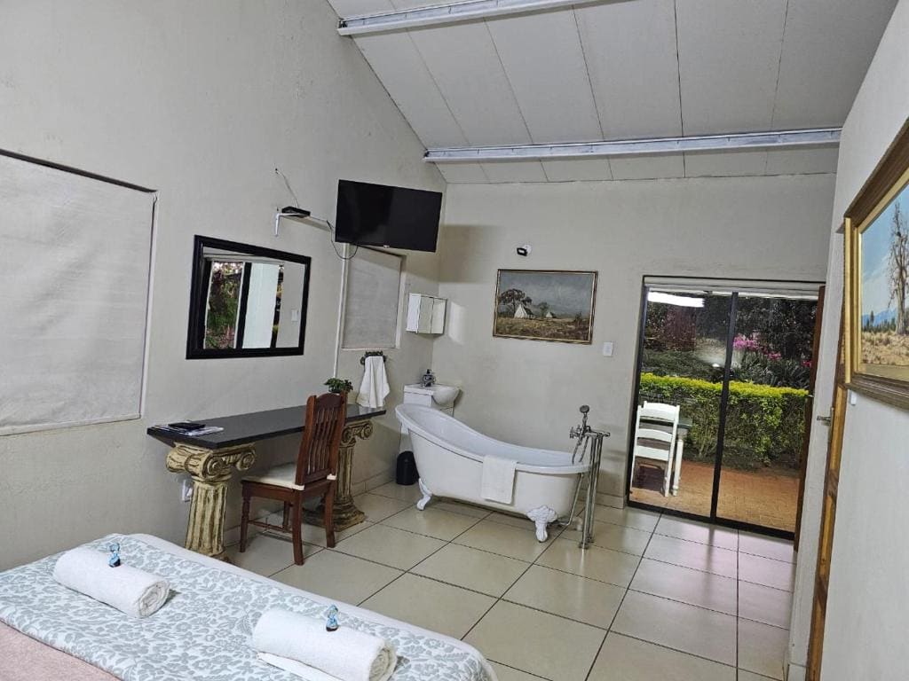 Double Room with Garden View room - Image 2