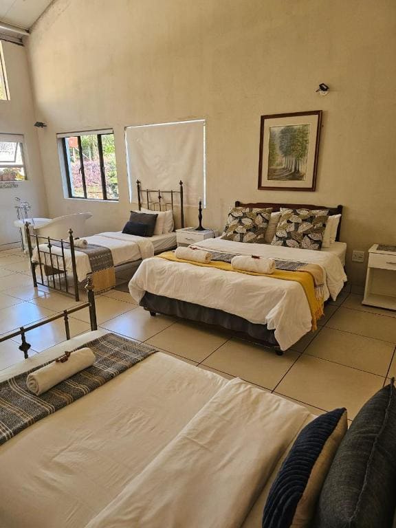 Quadruple Room with Garden View room - Image 2