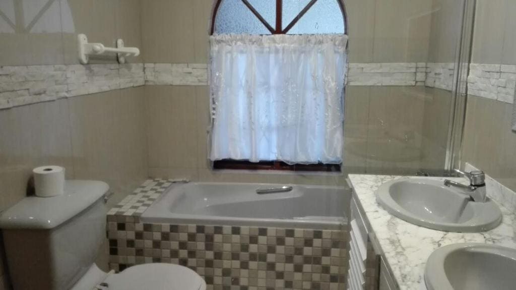 Deluxe Room room - Image 3
