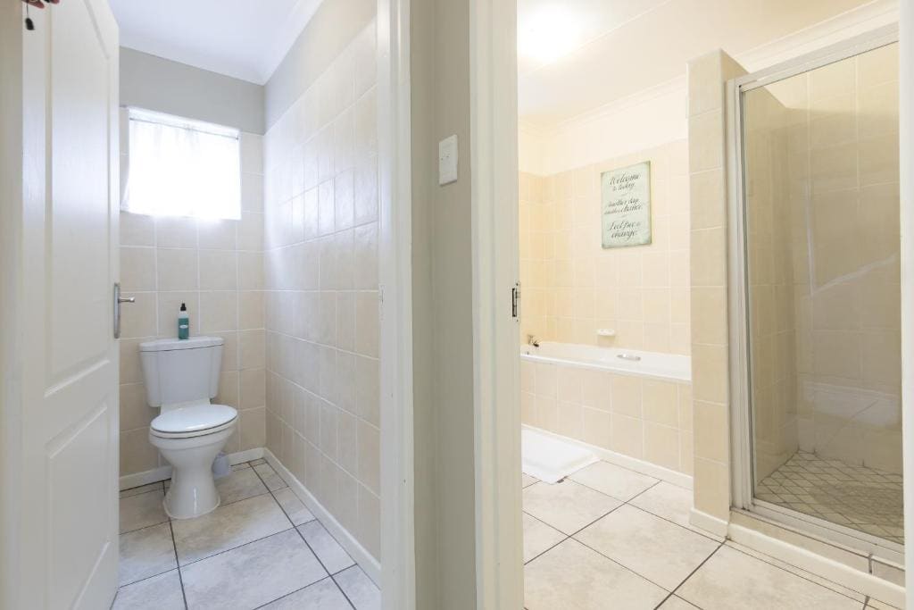 Family Suite with Balcony room - Image 3