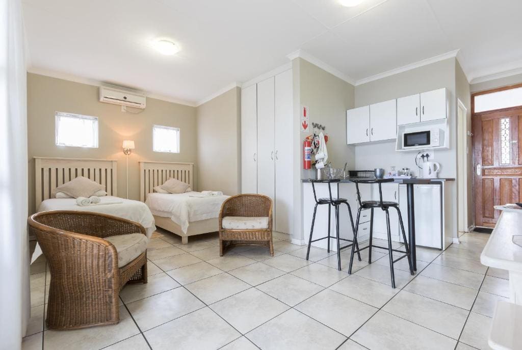 Semi Self Catering Family Room room - Image 3