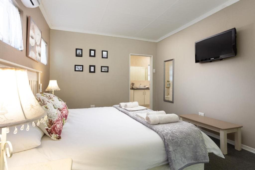 Deluxe Family Room room - Image 1