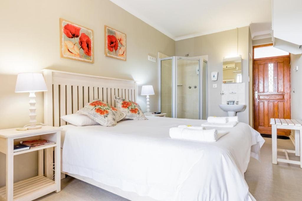 Deluxe Queen Room room - Image 1