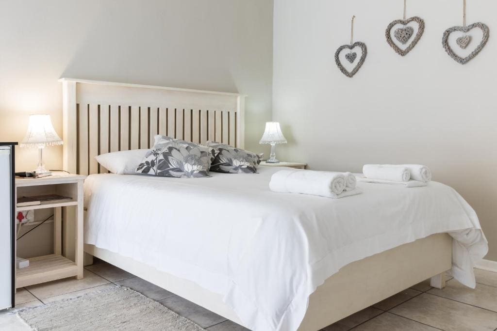 Honeymoon Suite room - Image 2
