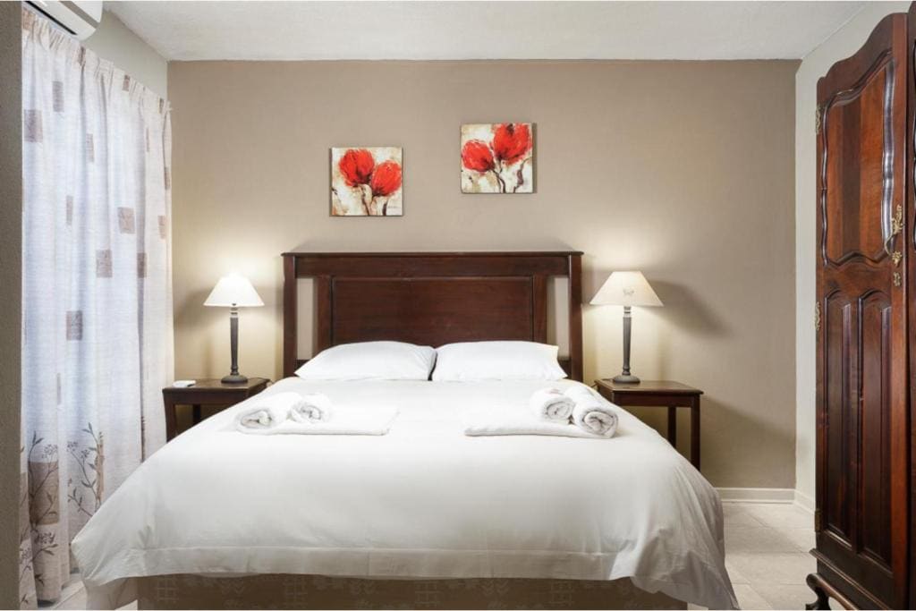 Family Room room - Image 2