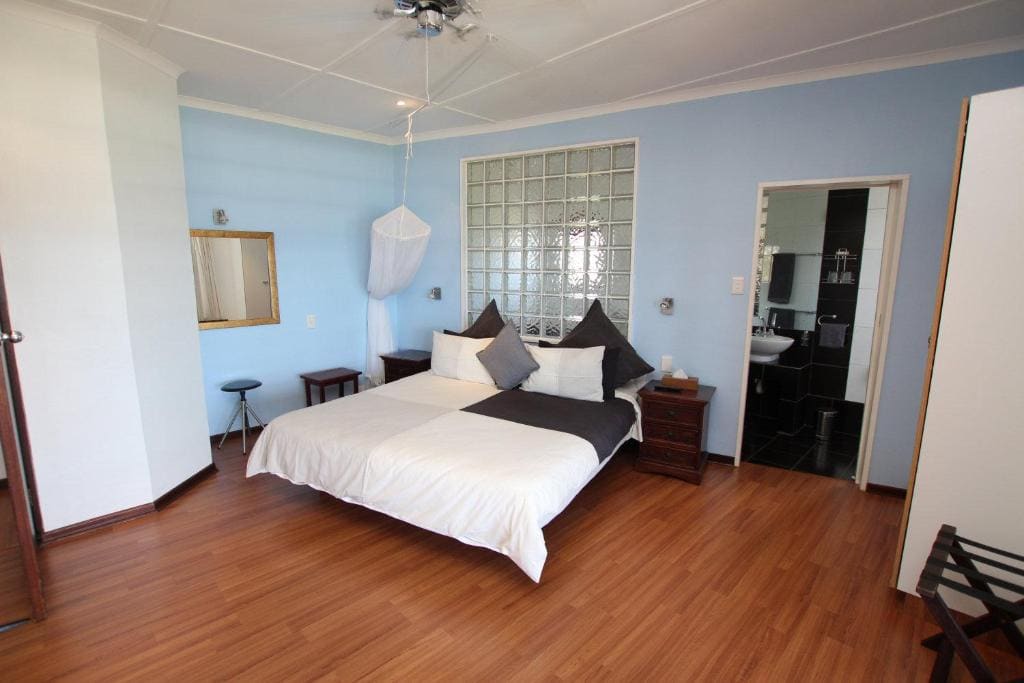 Double Room with Balcony and Sea View room - Image 1