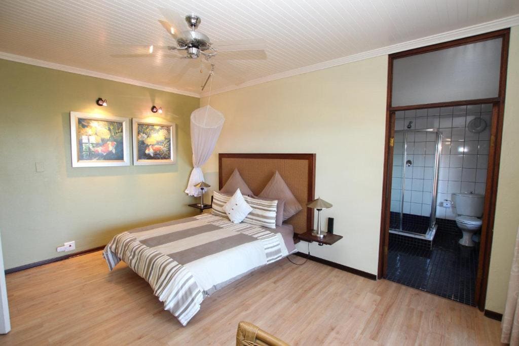 Double Room with Balcony and Sea View room - Image 3