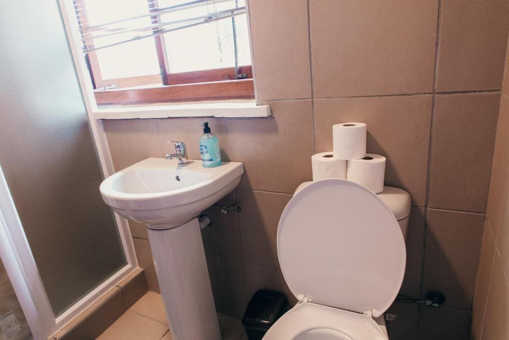Double Room with Private Bathroom room - Image 2