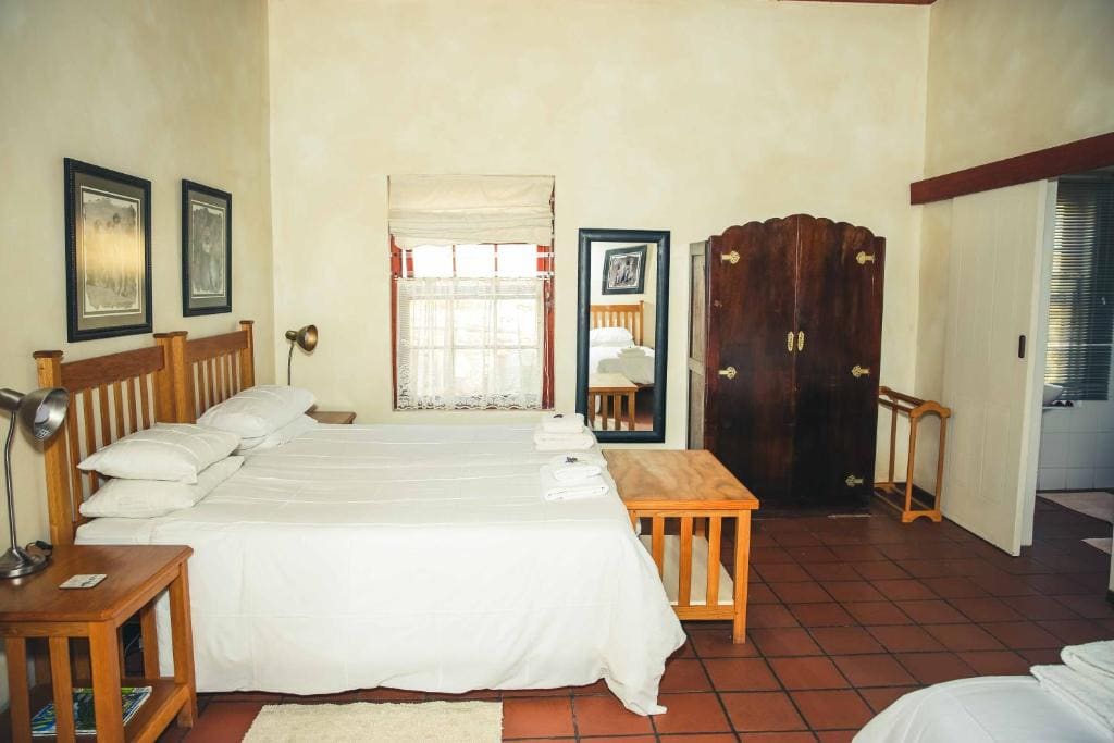 Family Room room - Image 3