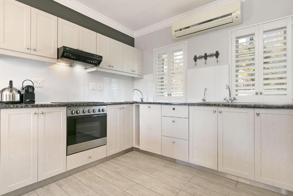 Three-Bedroom Villa room - Image 3