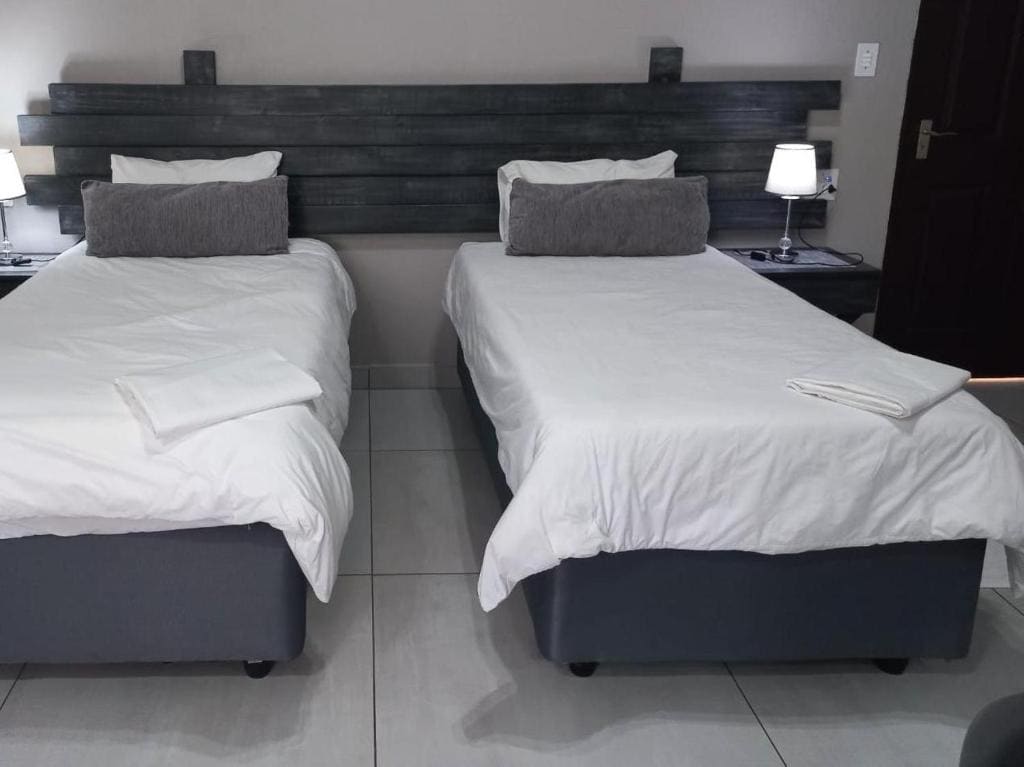 Deluxe Double or Twin Room room - Image 1