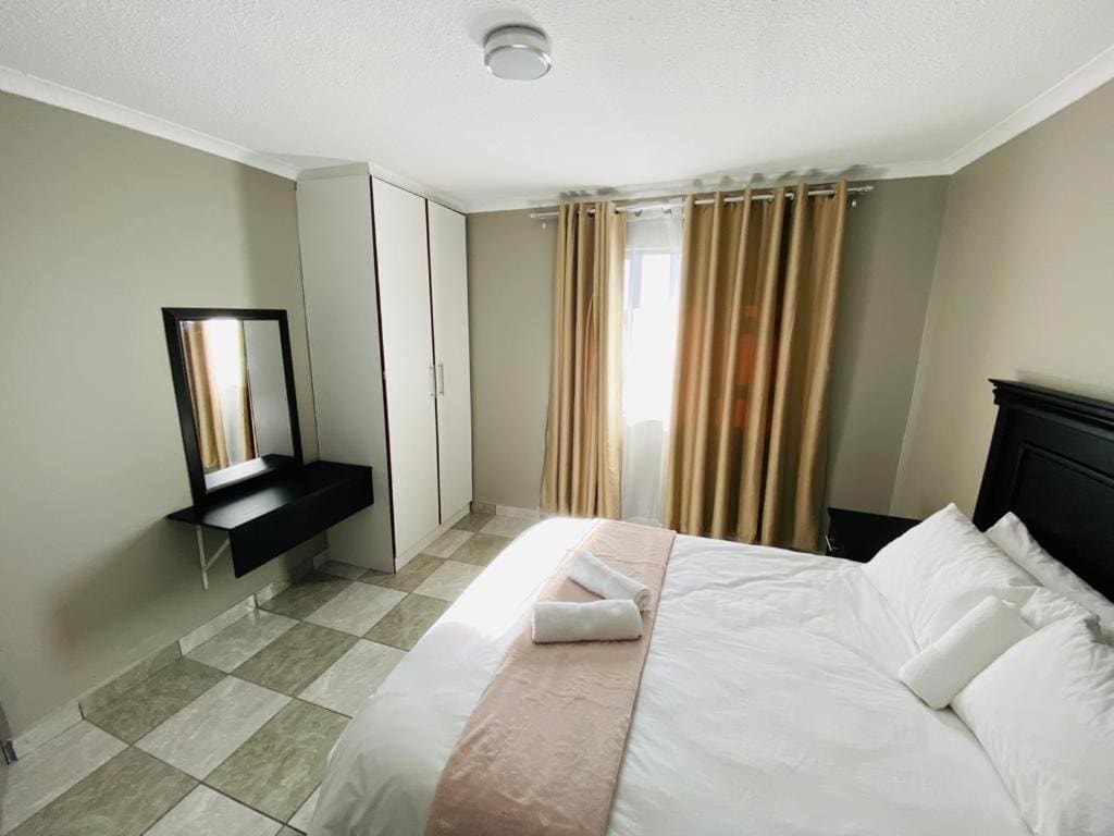 Apartment with Garden View room - Image 1
