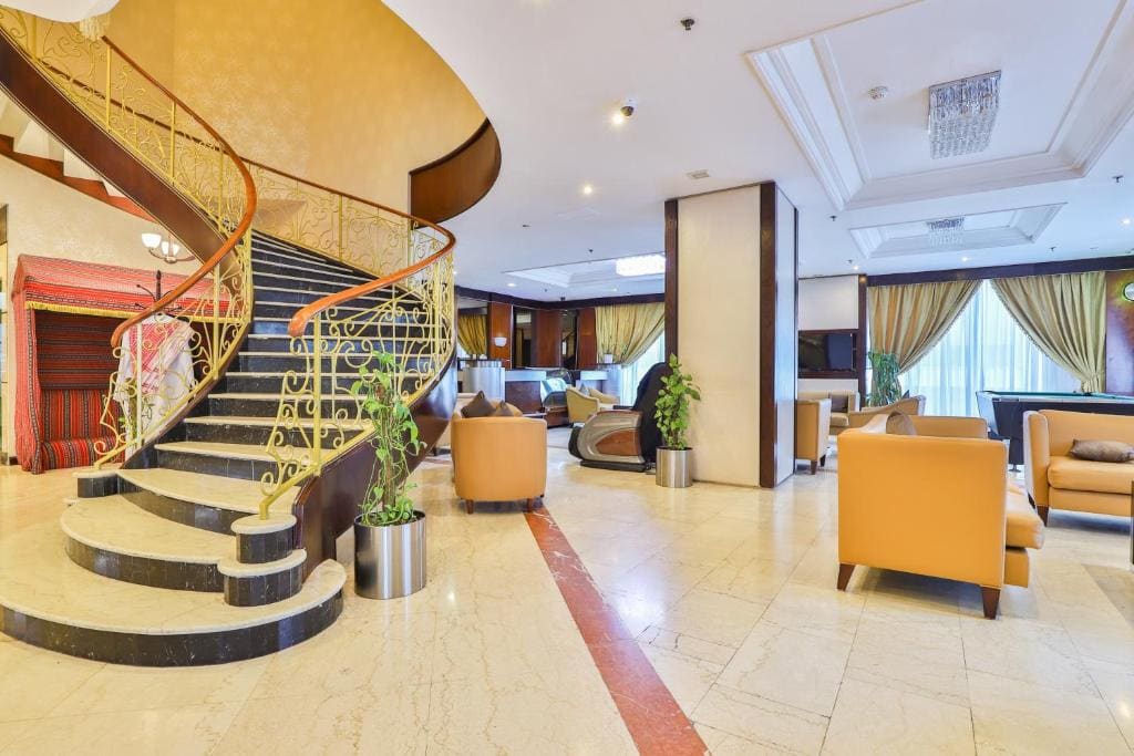 Landmark Summit Hotel - View 4