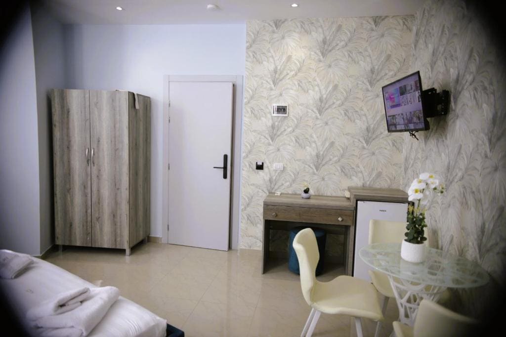 Alv Rent Rooms - View 5