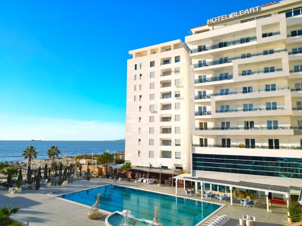 Hotel Bleart - Main view