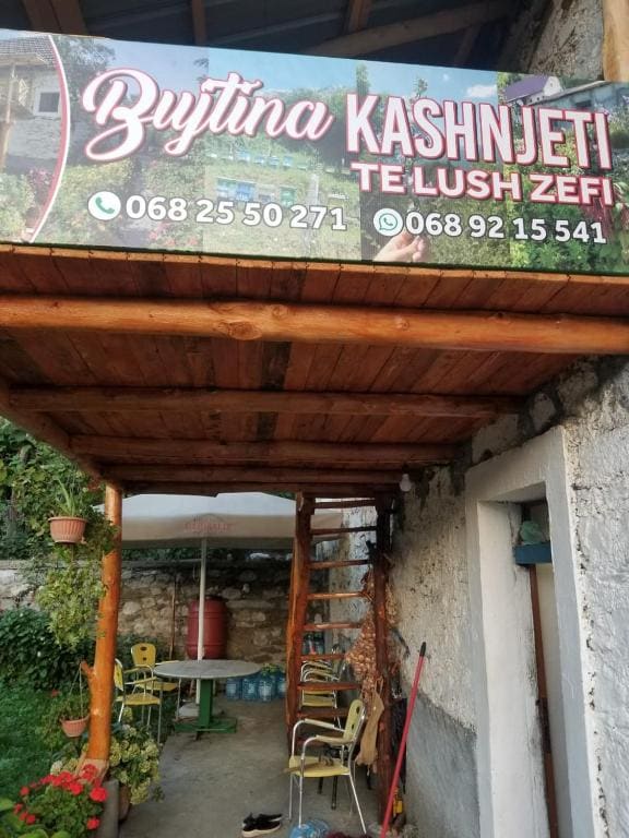 Bujtina Kashnjeti te Lush Zefi - View 4