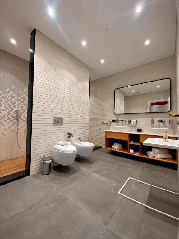 Crown Boutique Hotel - View 7