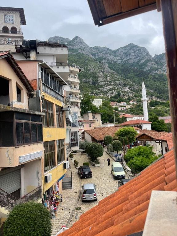 --HOTEL DEAL-- Rooms With Castle View - Main view