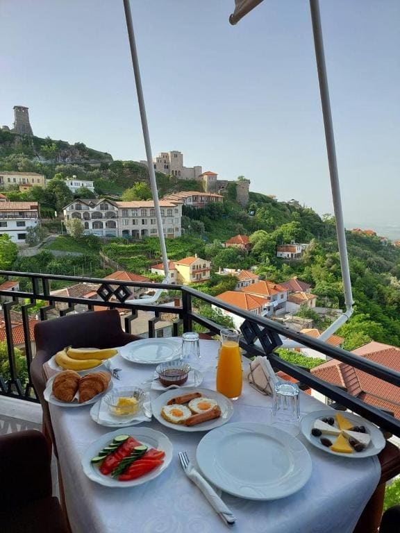 --HOTEL DEAL-- Rooms With Castle View - View 3