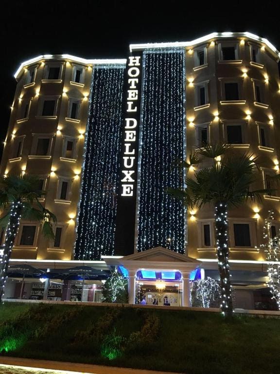 Hotel Deluxe - Main view