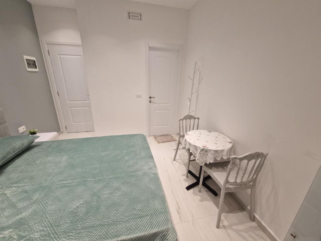 ELOFIRA RoomS - View 4