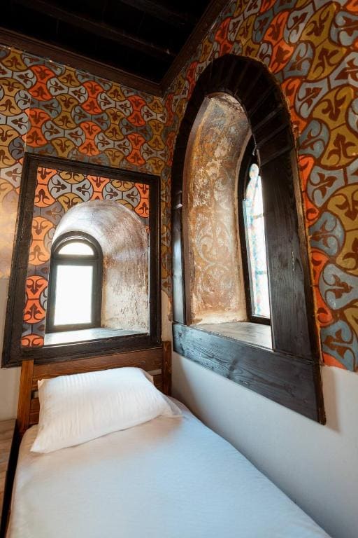 The Englishman's Clock Tower Hostel & More - Vista 3