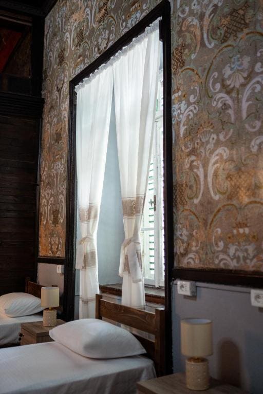 The Englishman's Clock Tower Hostel & More - Vista 7