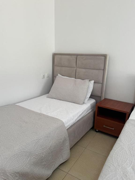 Qirjako's Rooms - View 4