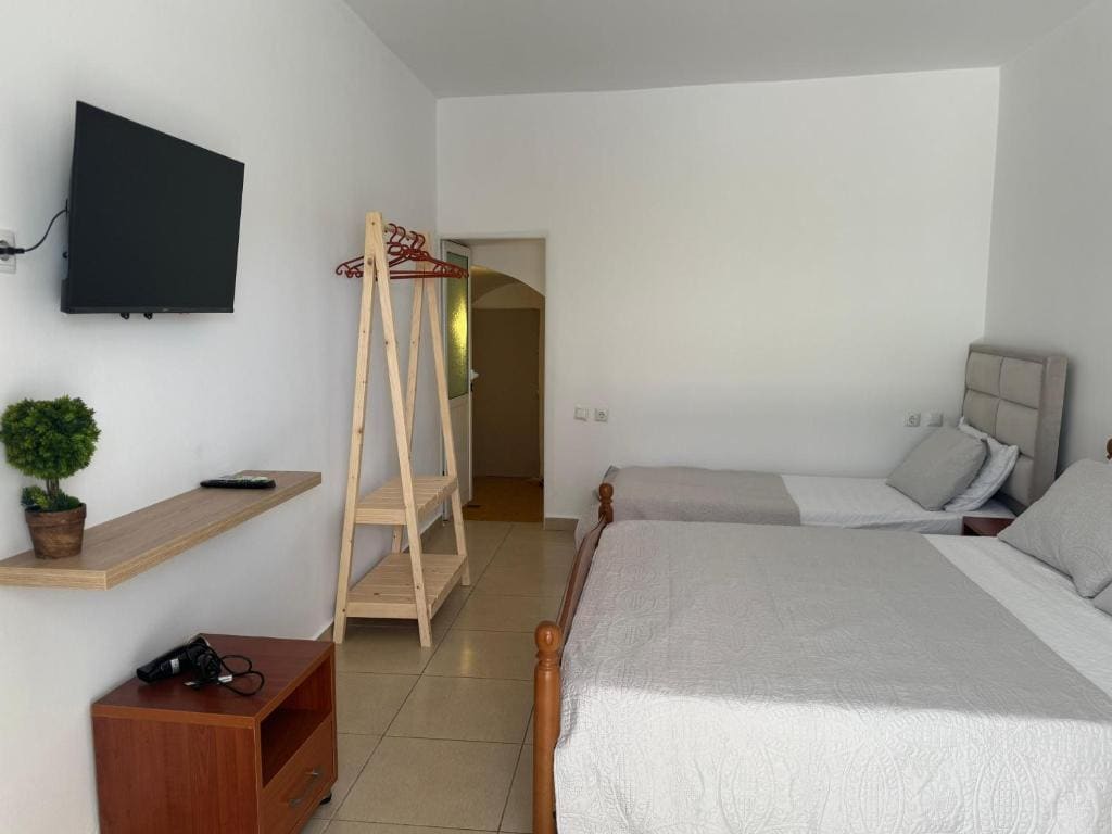 Qirjako's Rooms - View 7